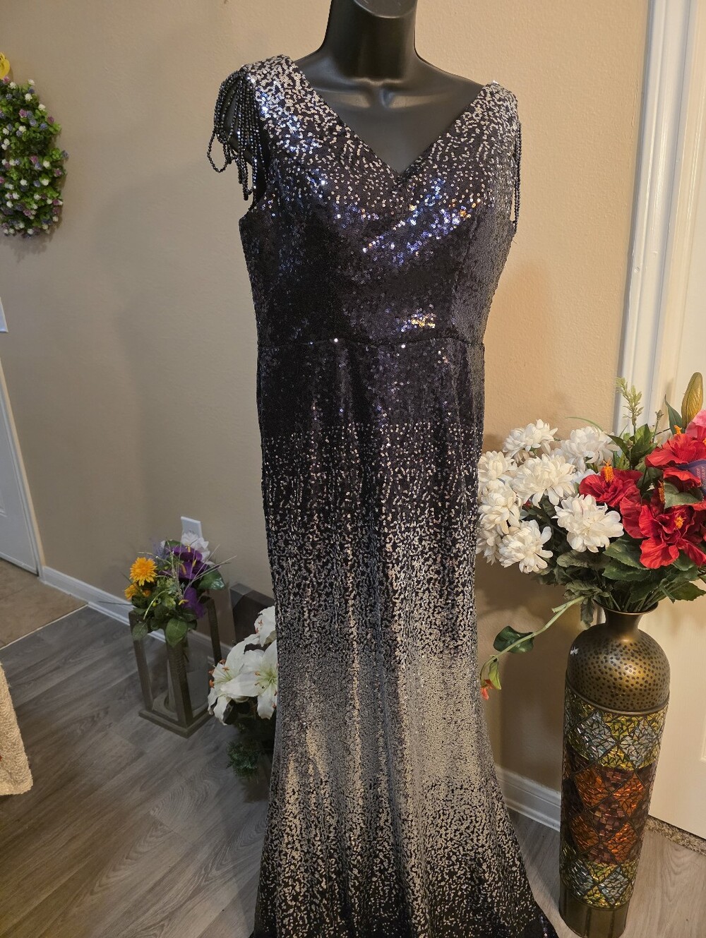 Source Unknown Black and Silver Sequin Ombre Maxi Dress